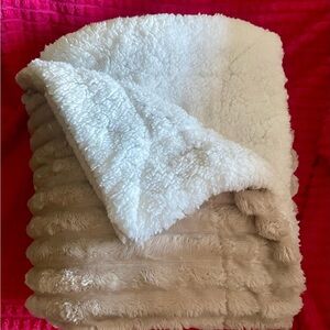 Cozy Cream and Tan Sherpa Blanket